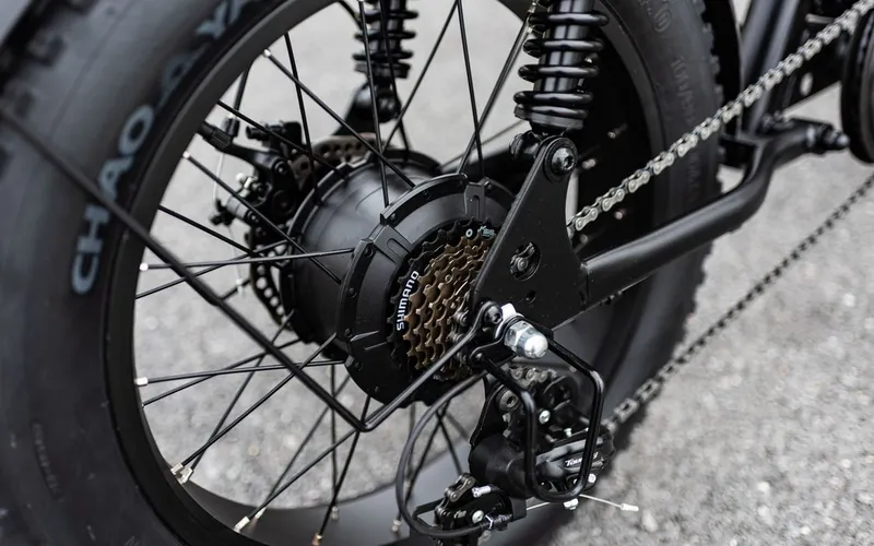 Hub Motor vs Mid-Drive eBikes: Which is Right for You?