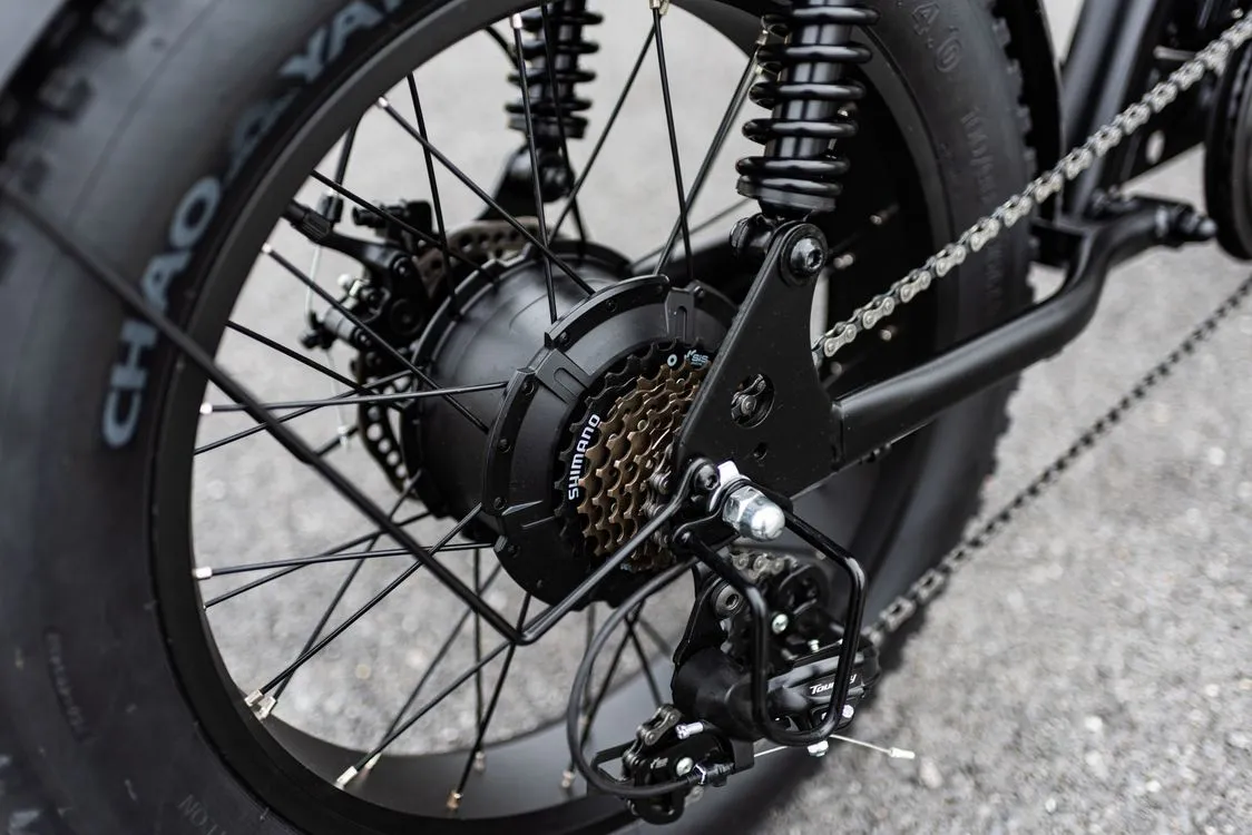 Hub Motor vs Mid-Drive eBikes: Which is Right for You? - article hero photograph